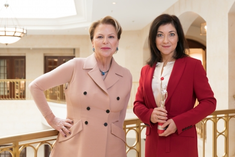 'Managerin des Jahres': Mestemacher ehrt Katherina Reiche von Westenergie -
